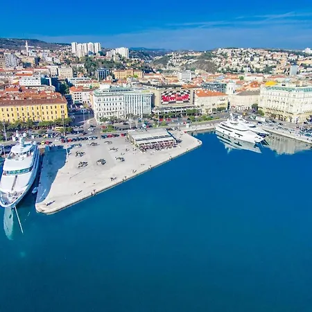 Rooms With Wifi Rijeka - 19081 Guest house Rijeka